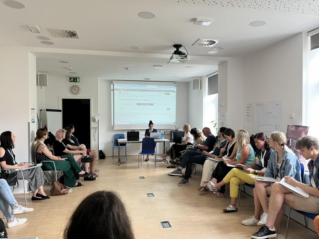 Usposabljanje za mladinske delavce in delavke v okviru projekta "DD - dostojno delo"